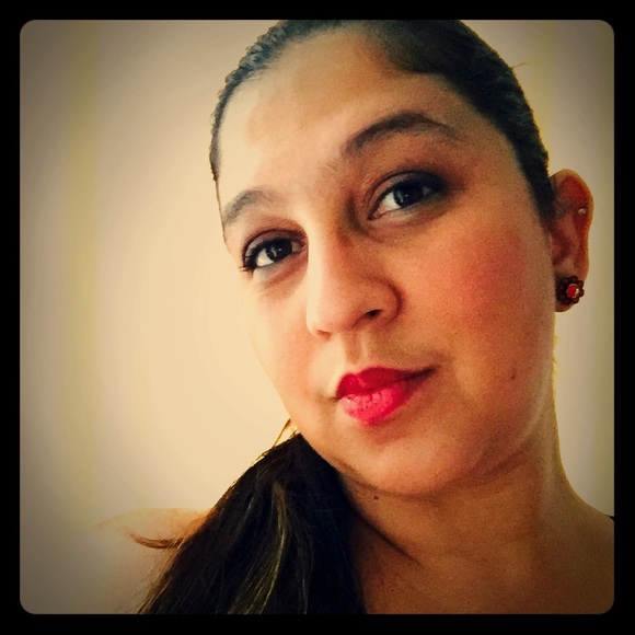 Meet your Posher, Roberta - Picture 1 of 5